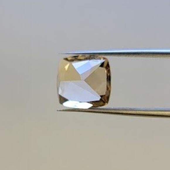 Gorgeous 7.75 Carat Champagne Color Heliodor! - Picture 7 of 7
